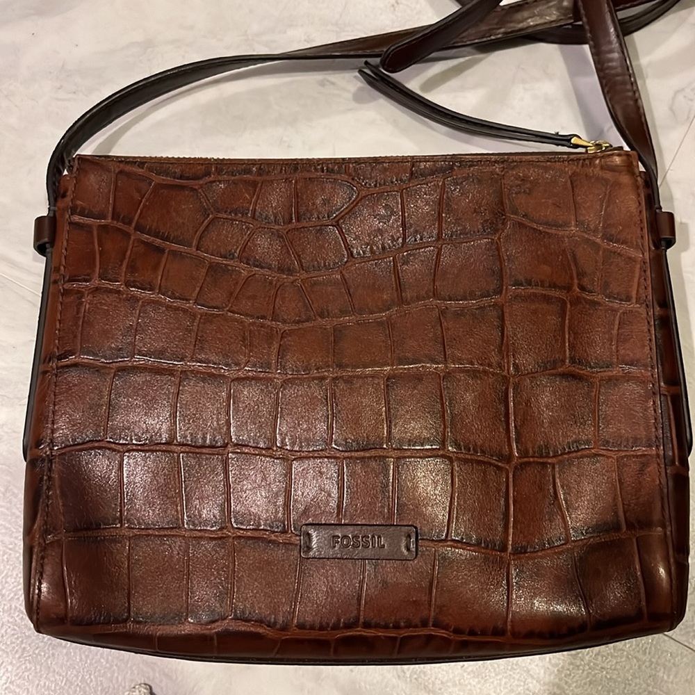 Fossil  NWOT  Croc Embossed Leather Crossbody